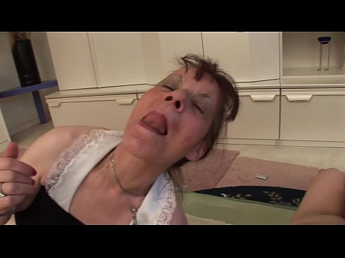 ❤️ Twee oumas en een oupa het 'n drietal Porno op af.porno24-7.ru ❌️