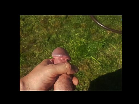 ❤️ Warm hottie laat haar pienk poesie naai en kom met 'n spuit in 'n somertuin Porno op af.porno24-7.ru ❌️